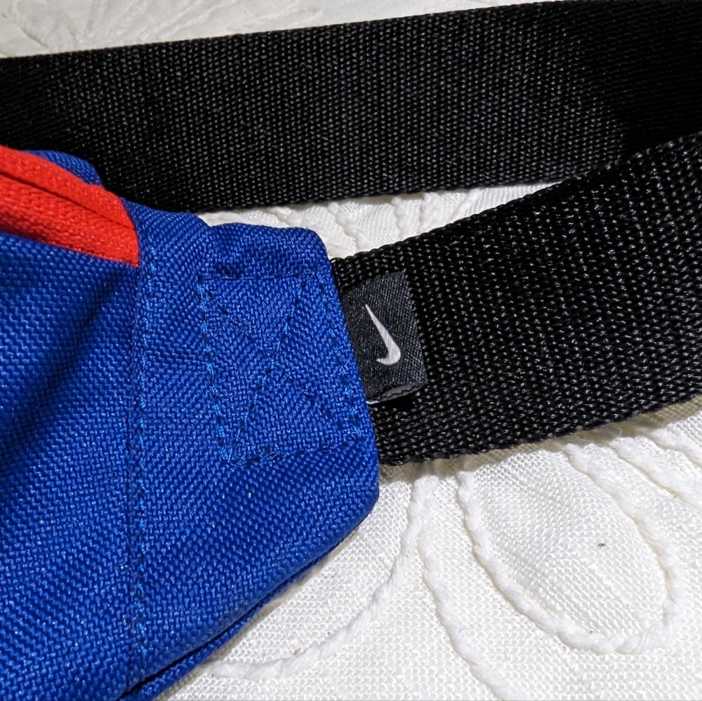 Nike Heritage Cross Body / Hip Pack - Picture 9 of 10